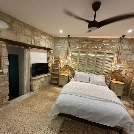 Villa Siren Village Living *