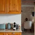 Siren Village Living فيلة *