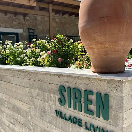 Siren Village Living Vilă