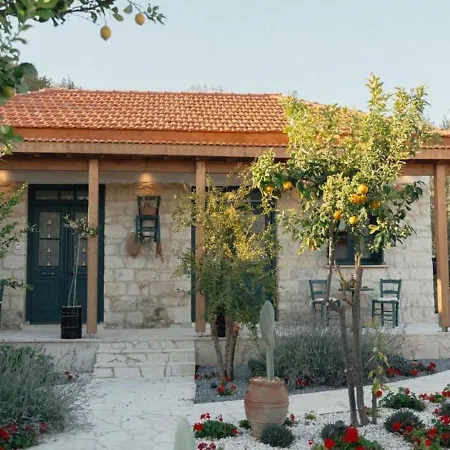 فيلة Siren Village Living *