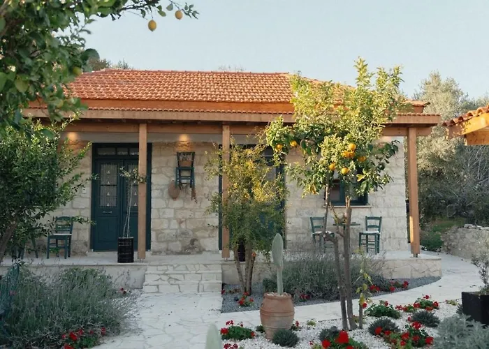 Villa Siren Village Living *