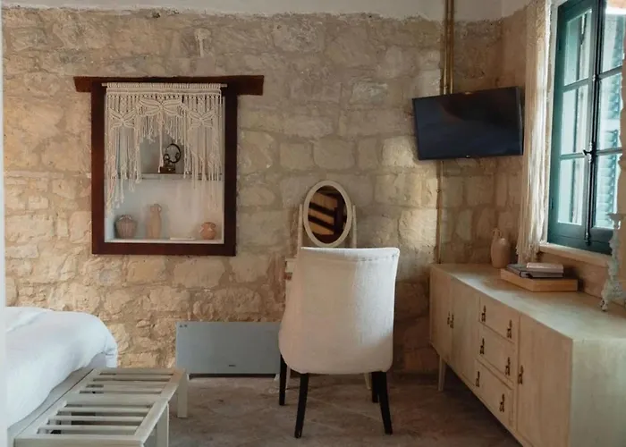 Villa Siren Village Living *