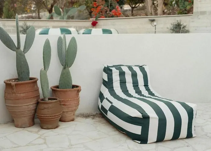 Villa Siren Village Living *